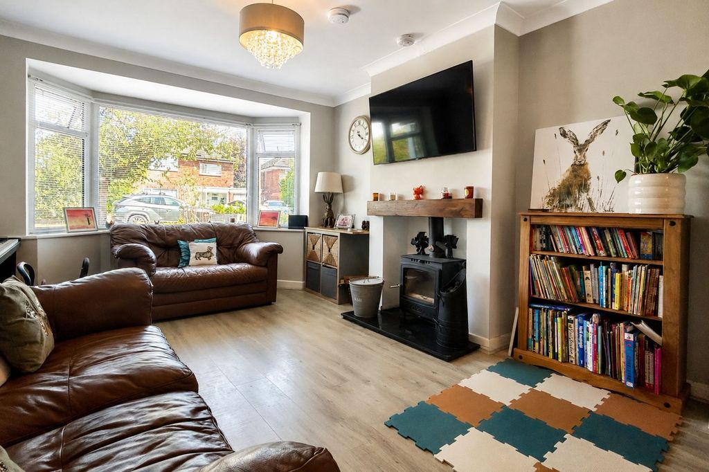 Property photo 2 of 19