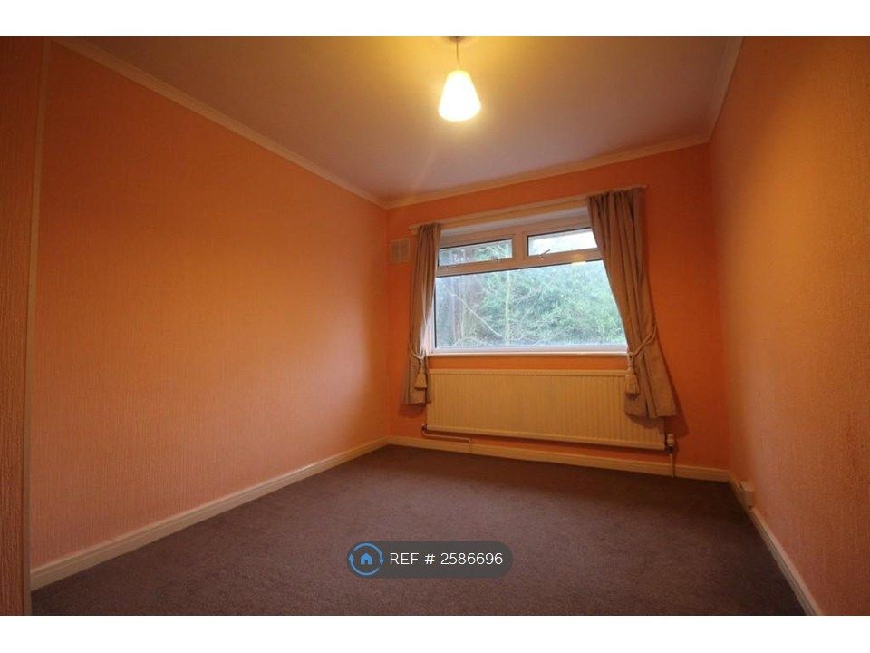 Property photo 3 of 7 Bedroom 2