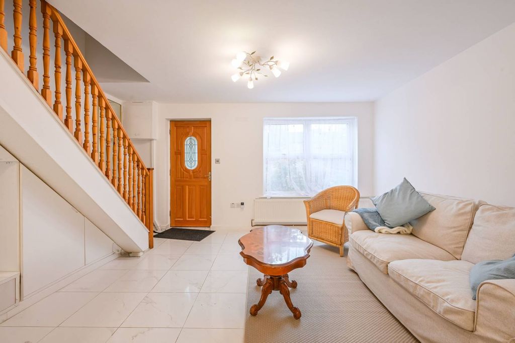 Property photo 2 of 14