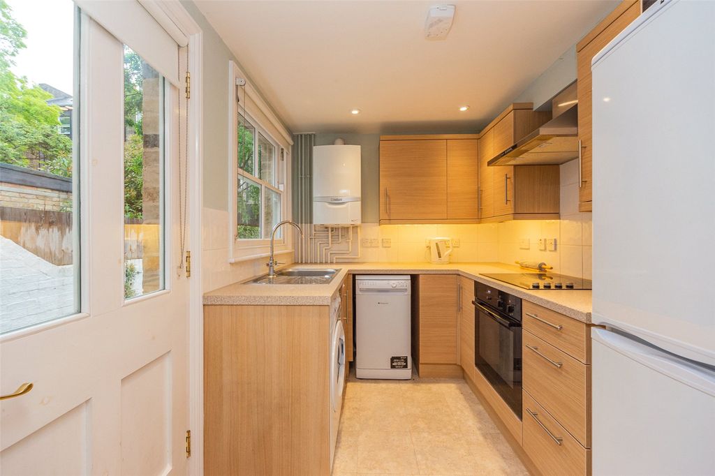 Property photo 2 of 9 Picture No. 25