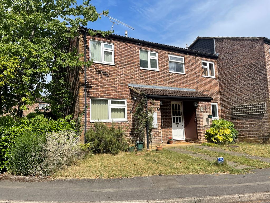 Property photo 1 of 10 Front