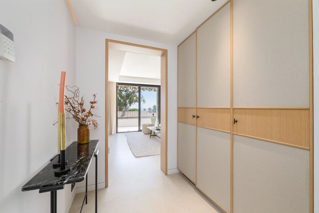 Property photo 3 of 25