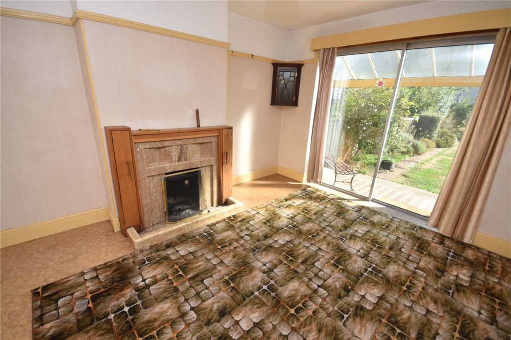 Property photo 3 of 13 Dining Room