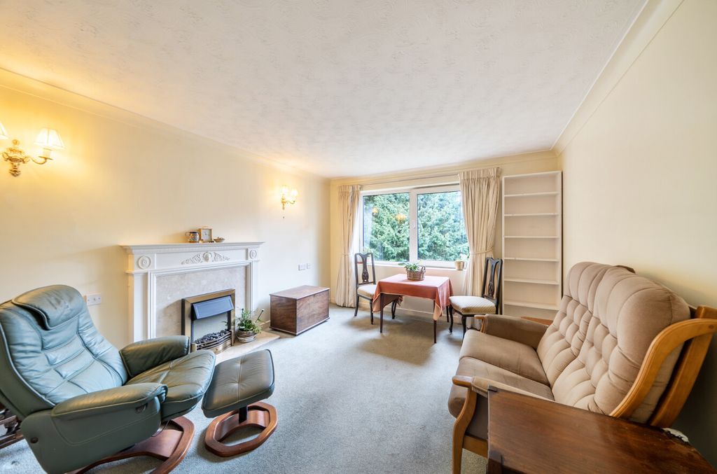 Property photo 2 of 16 Sitting Room