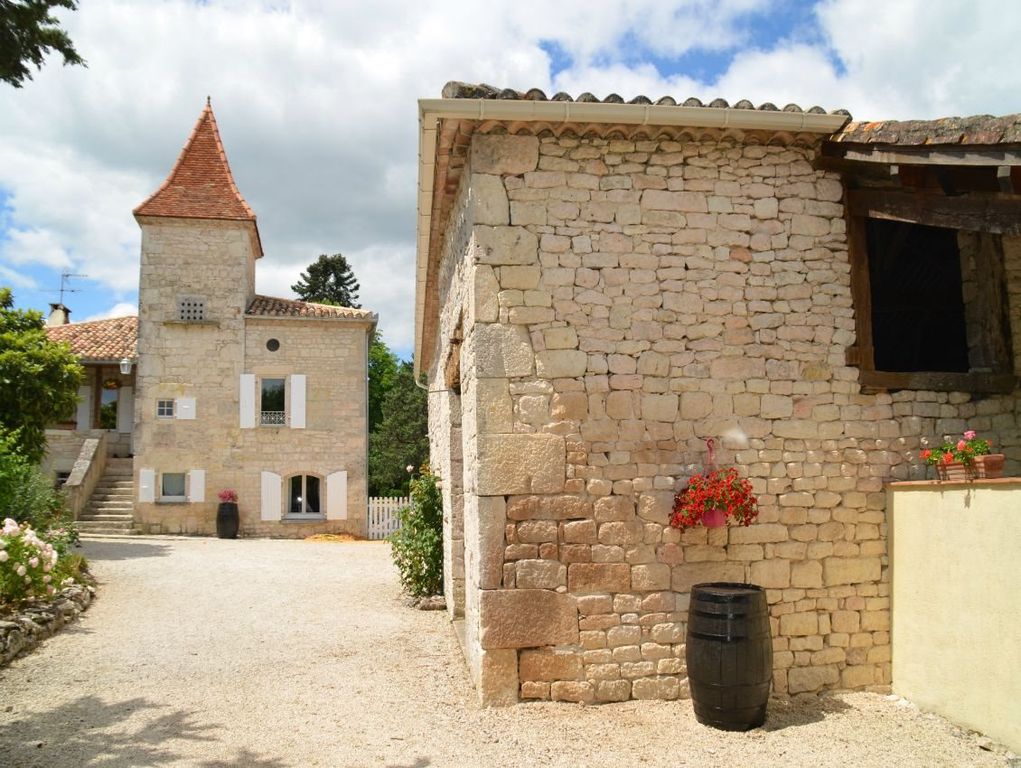 Property photo 1 of 25 Quercy Ensemble With Dovecote, Stone Barn, Swimming Pool And Gîte