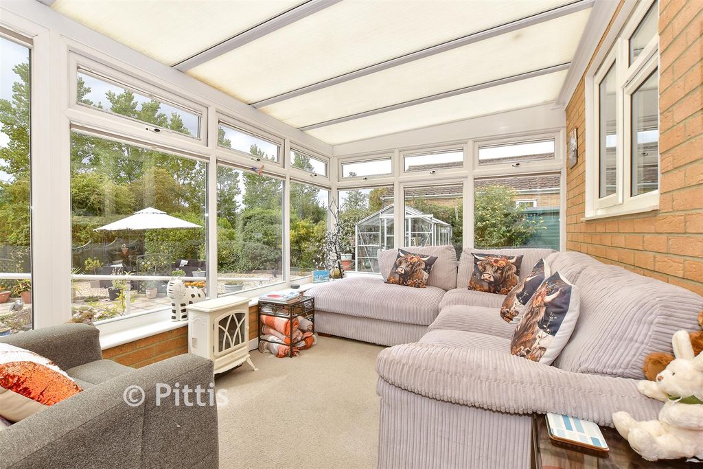 Property photo 3 of 16 Conservatory
