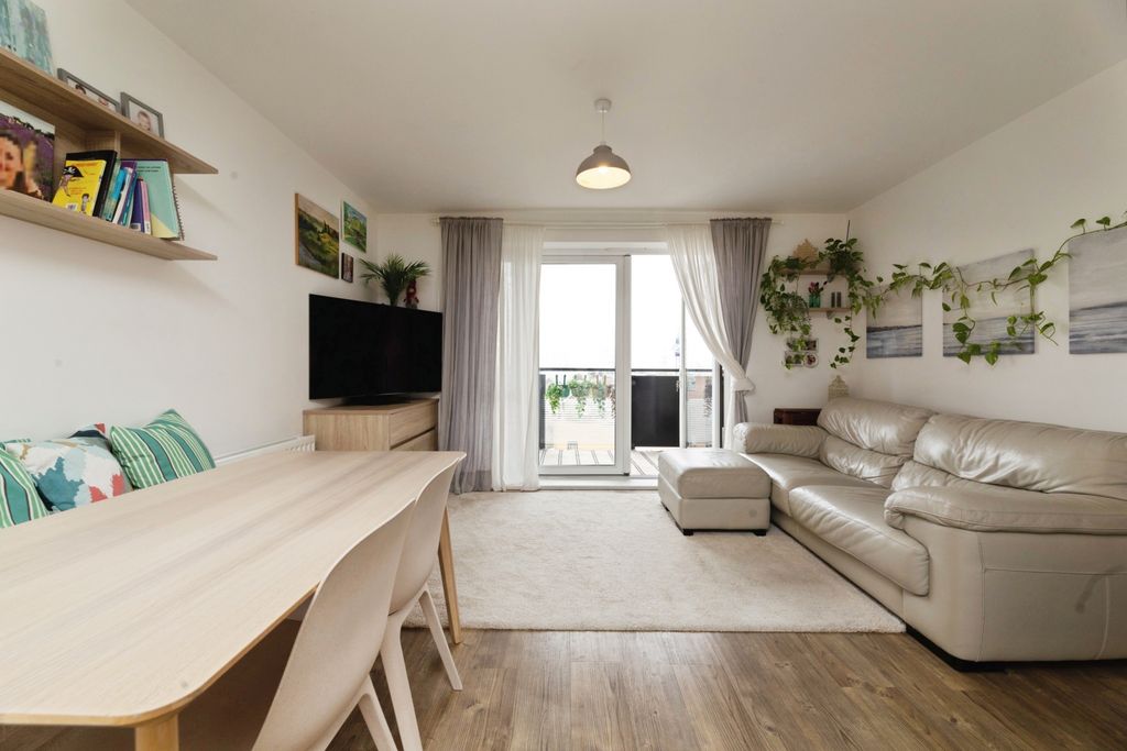 Property photo 2 of 19