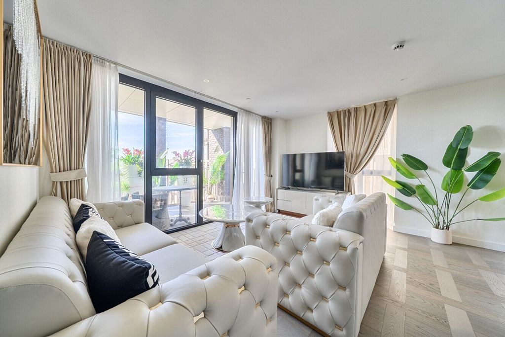 Property photo 1 of 21 Picture No. 04