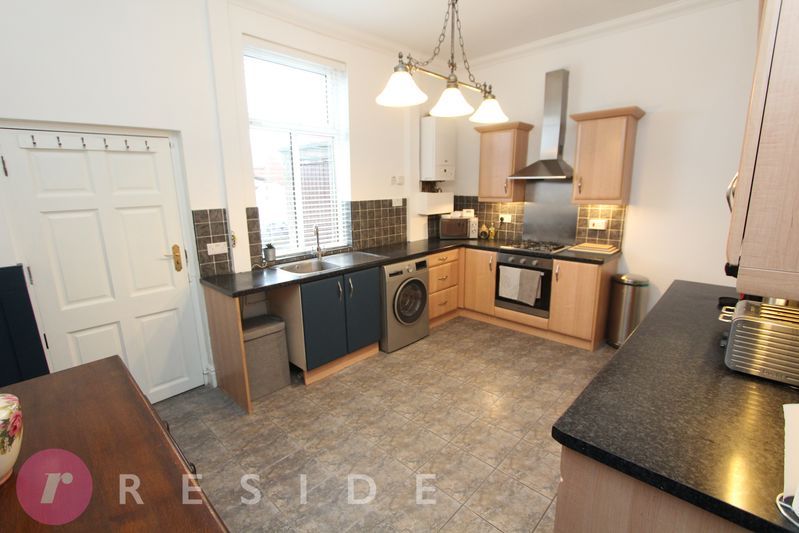 Property photo 3 of 8 Dining Kitchen