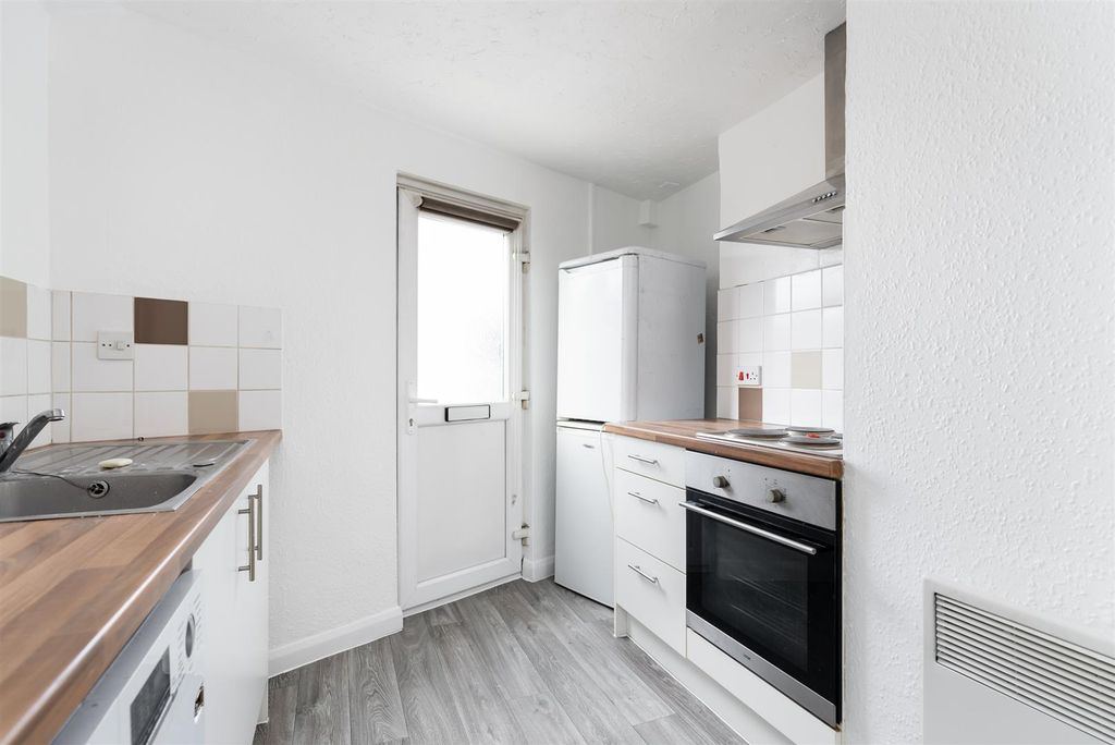 Property photo 3 of 11 Station Road-8.Jpg