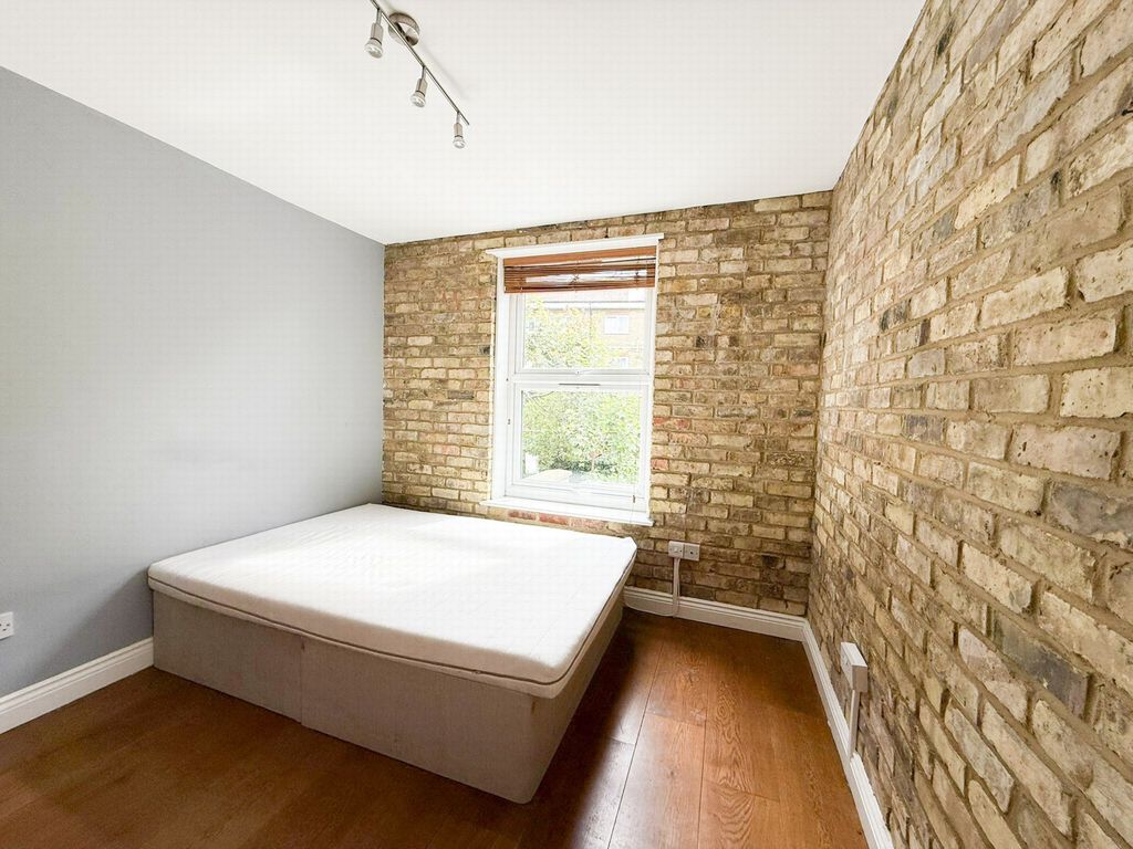 Property photo 1 of 7 Photo 7