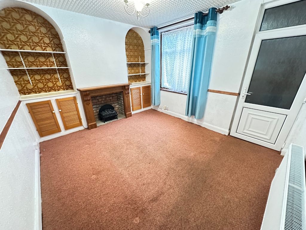 Property photo 2 of 9 4678742