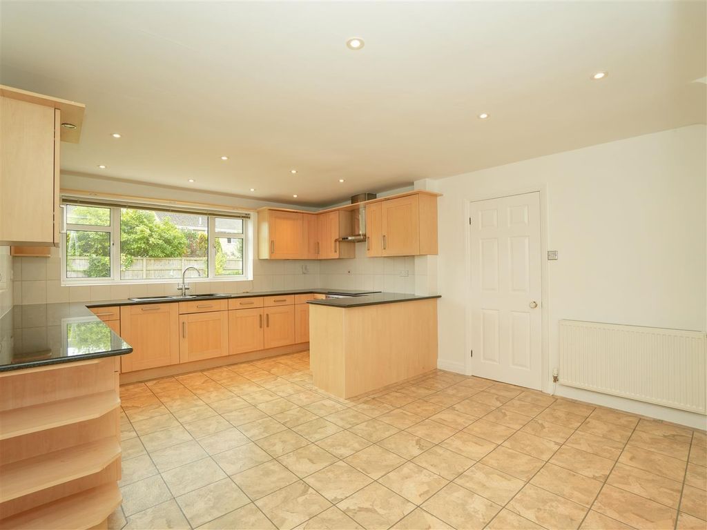 Property photo 2 of 27 Kitchen Diner