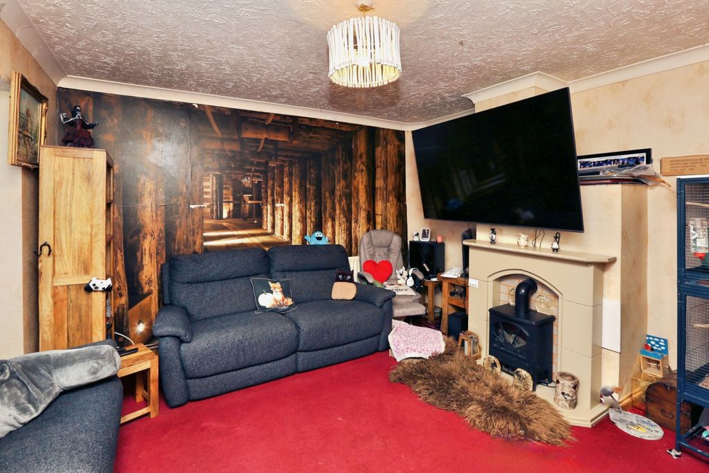 Property photo 2 of 19