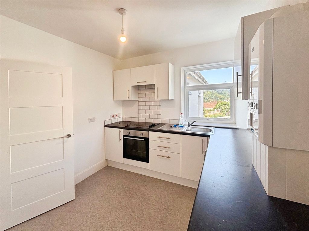 Property photo 3 of 8 Picture No. 04