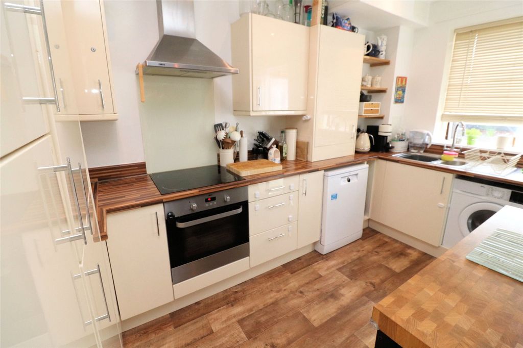 Property photo 2 of 15 Picture No. 19