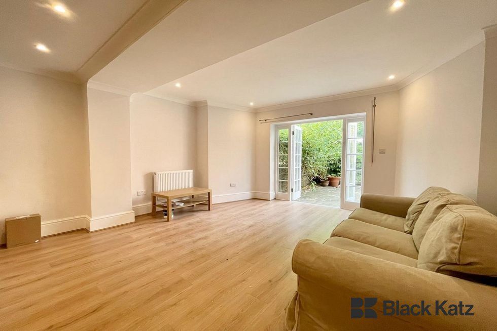 Property photo 3 of 11