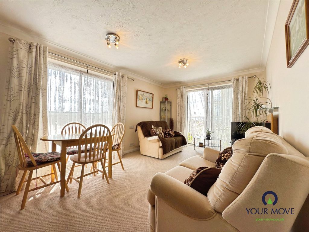 Property photo 2 of 11 Lounge/Dining Room