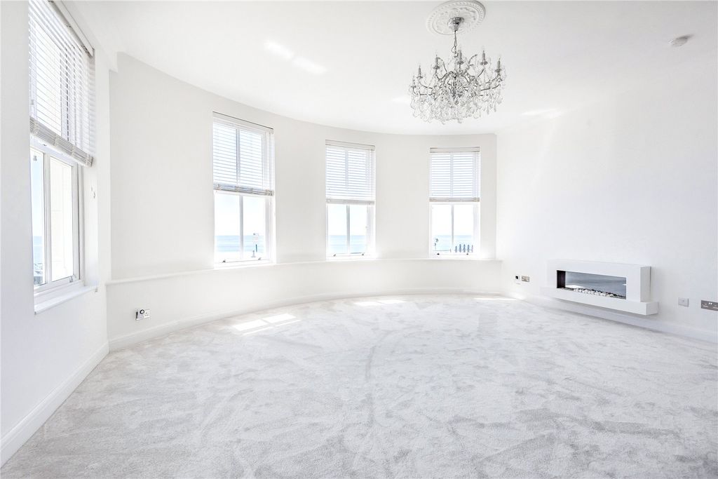 Property photo 3 of 10 Picture 3