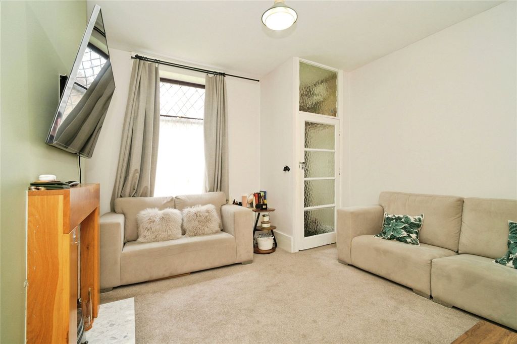 Property photo 3 of 17 Living Room