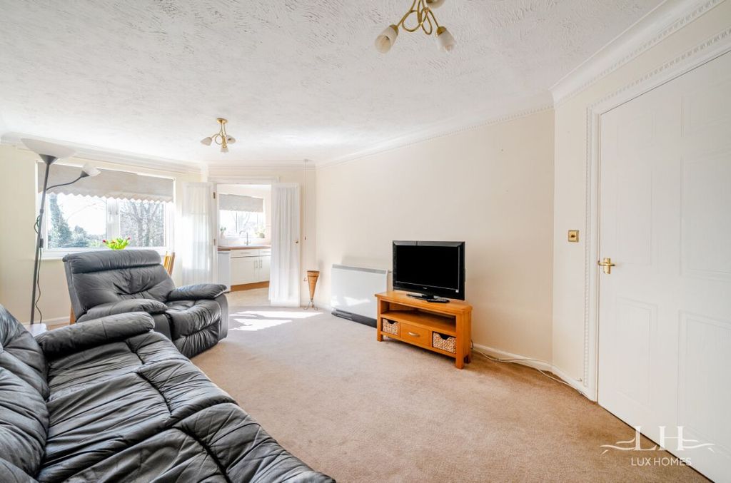 Property photo 2 of 18
