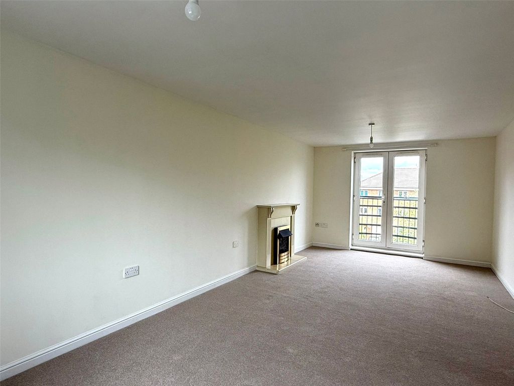 Property photo 3 of 9 Living Room