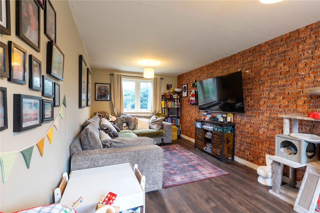 Property photo 2 of 16 Picture No. 02