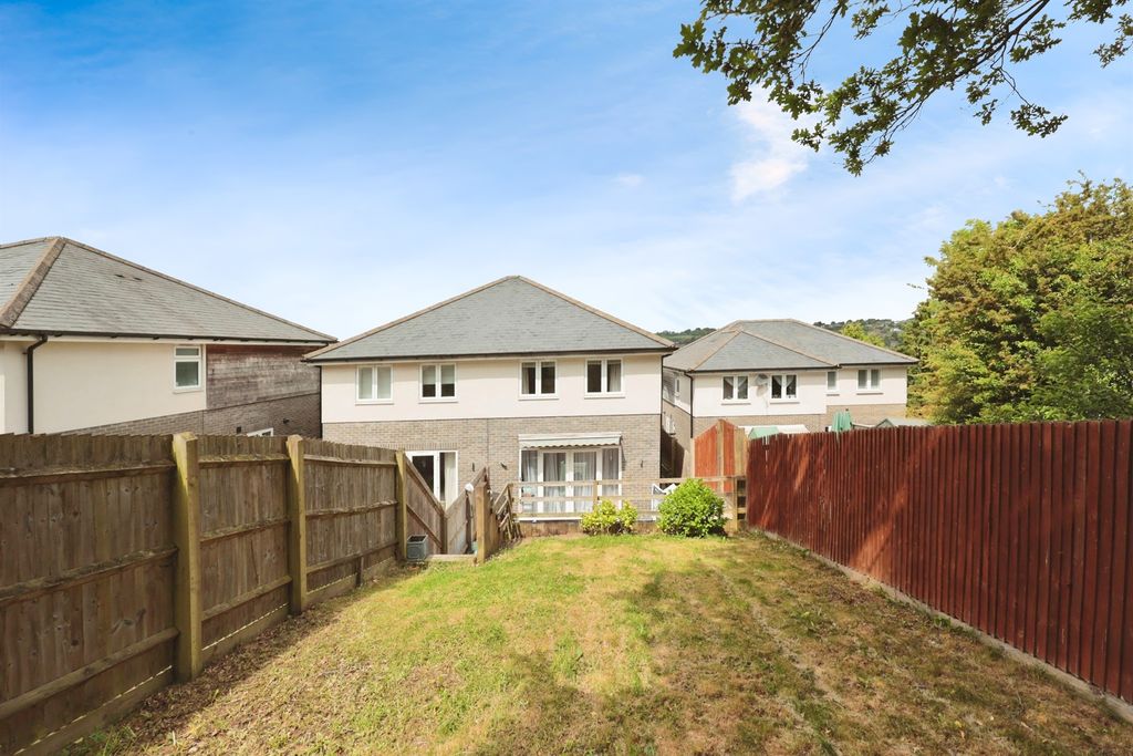 Property photo 2 of 12