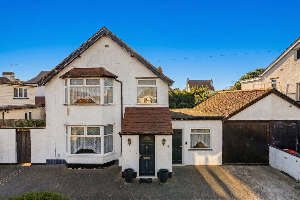 Property photo 2 of 23