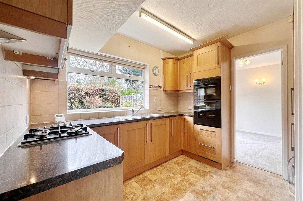 Property photo 3 of 21 Kitchen