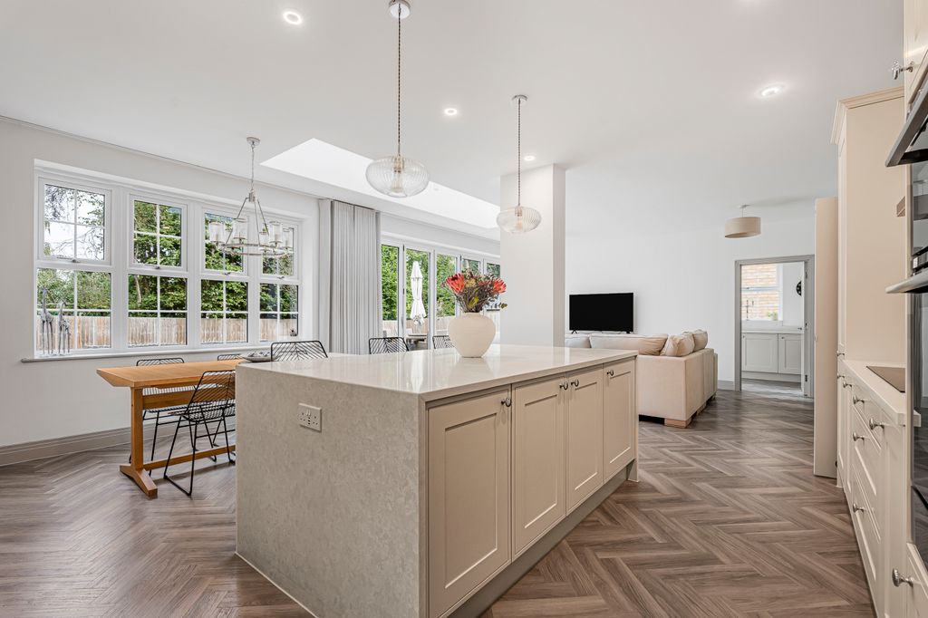 Property photo 2 of 16 Kitchen/Reception/Dining Room