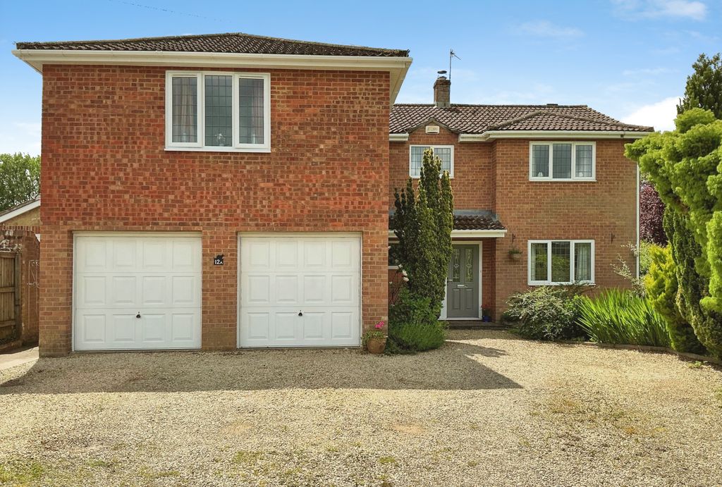 Property photo 1 of 32