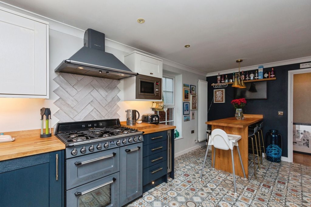 Property photo 2 of 23 Photo