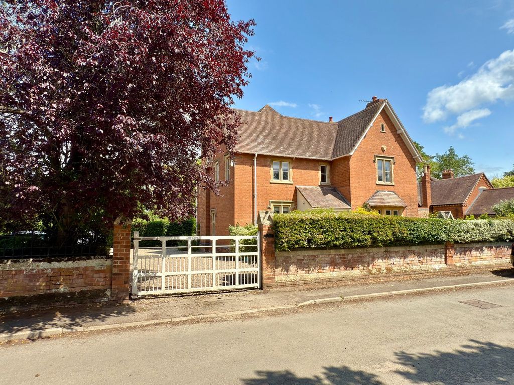 Property photo 1 of 25