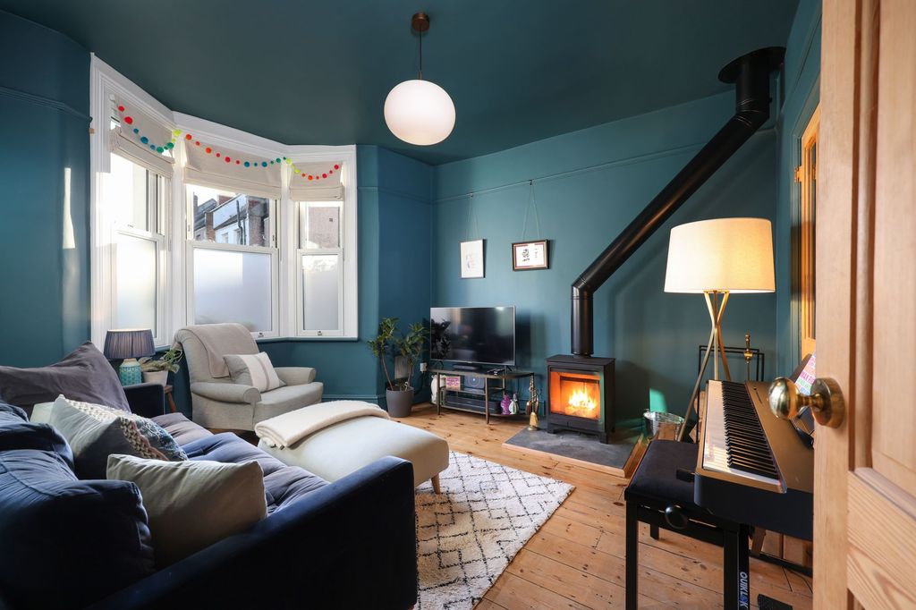 Property photo 2 of 18