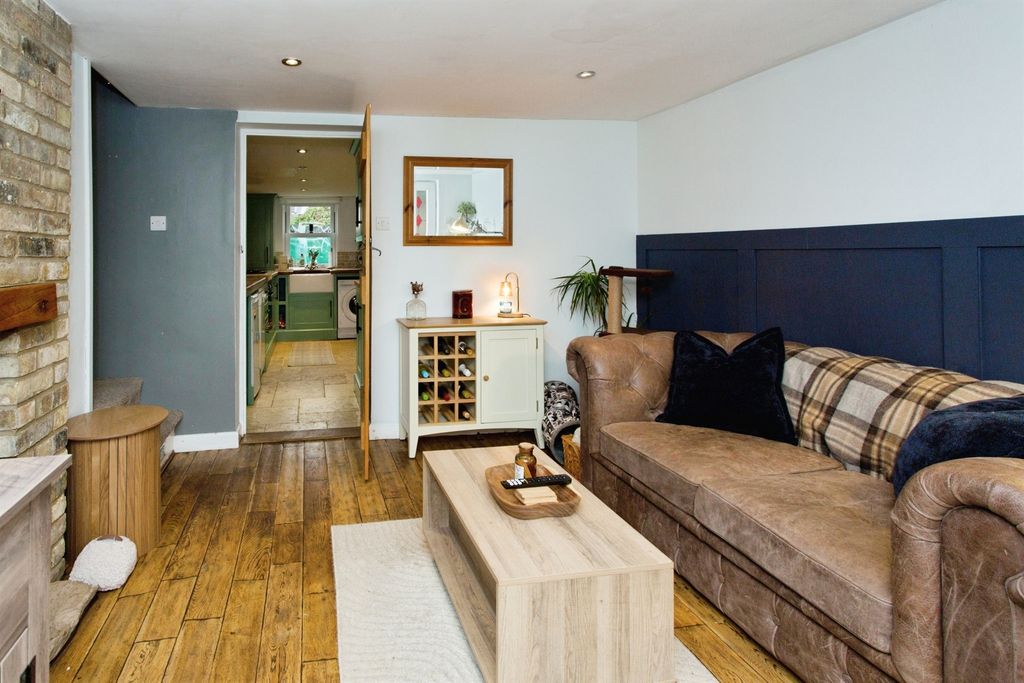 Property photo 3 of 20