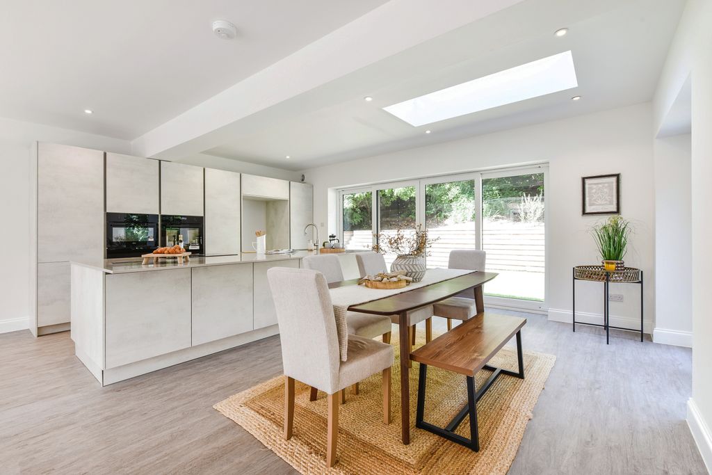 Property photo 3 of 35 Gallery