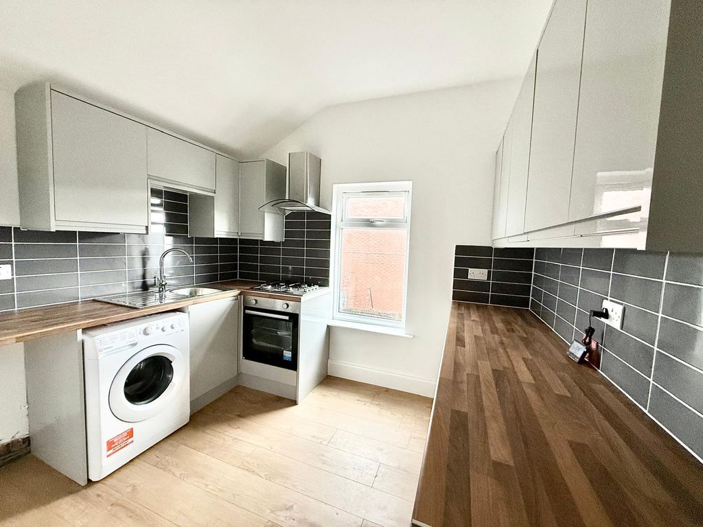 Property photo 1 of 9 Kitchen