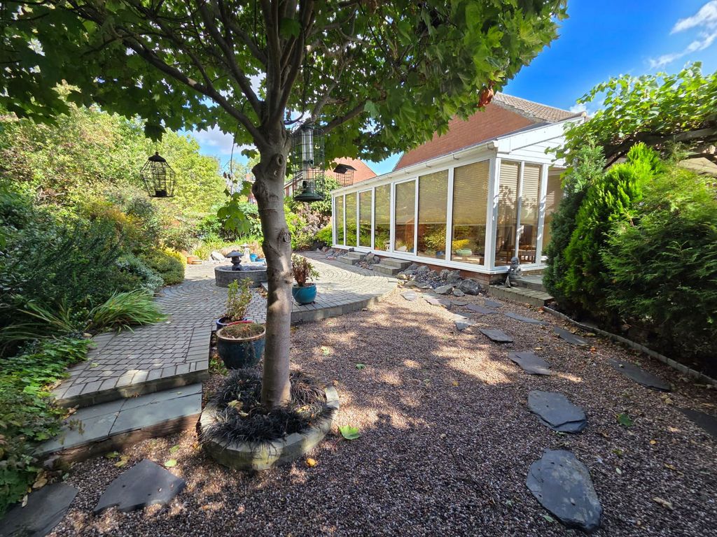 Property photo 2 of 23