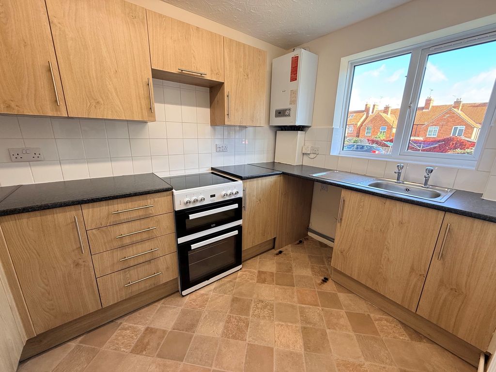 Property photo 2 of 8 Kitchen