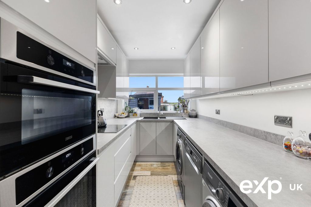 Property photo 3 of 29