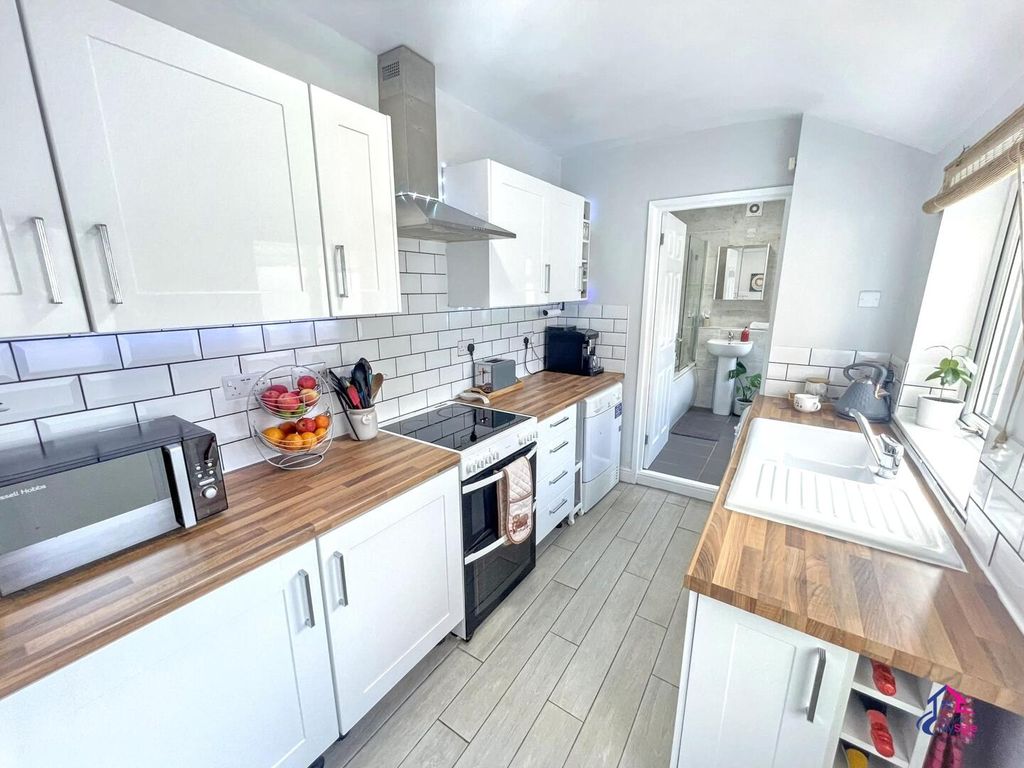 Property photo 2 of 13 Kitchen