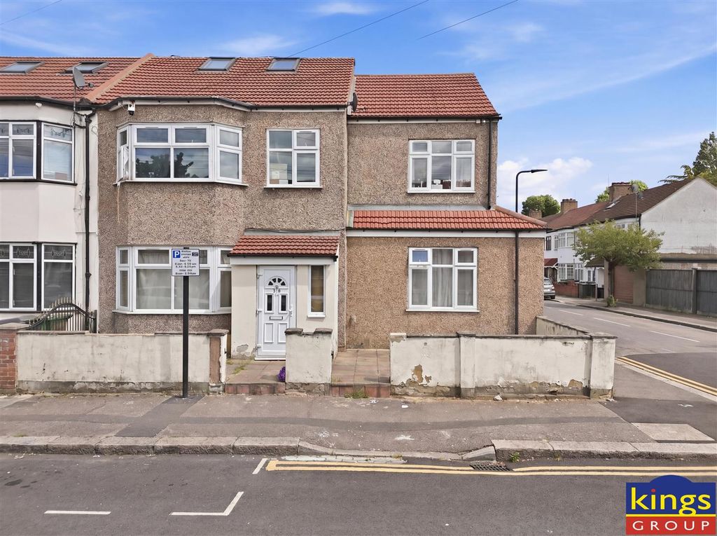 Property photo 1 of 38 32_001_Dji_20260512131245_0656_d_Reedit_c0305386.J