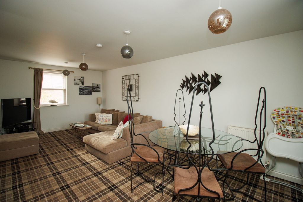 Property photo 3 of 13
