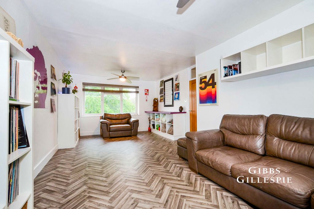 Property photo 2 of 13 Pbox-Img.Jpg