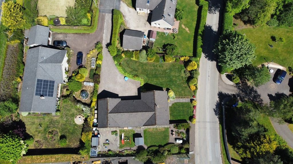 Property photo 2 of 32