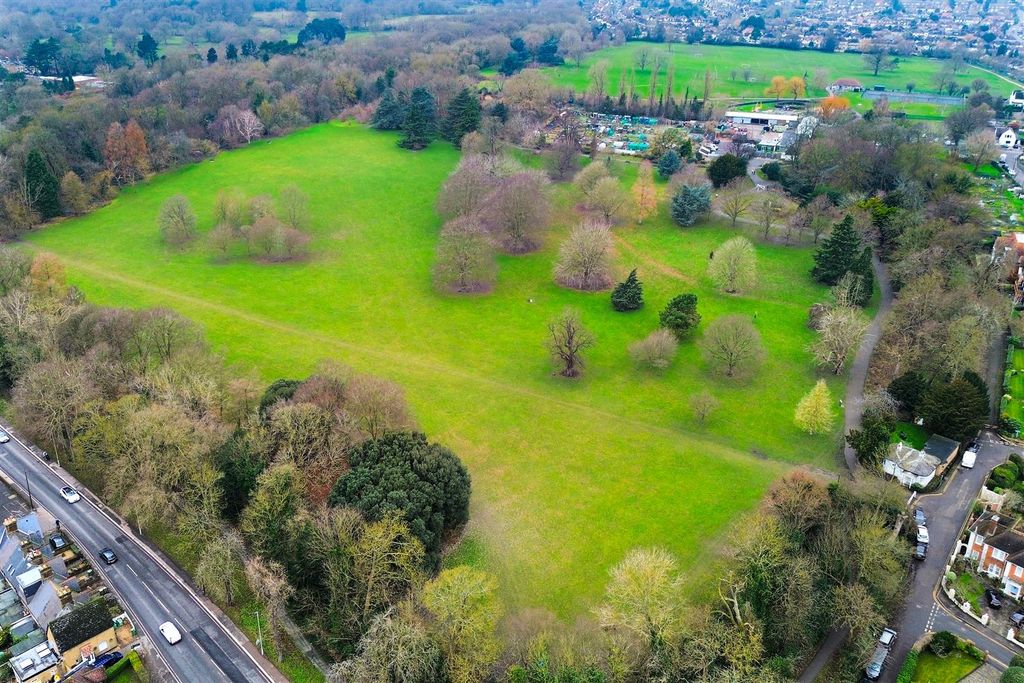 Property photo 2 of 12 Drone-Shot-Park.Jpg