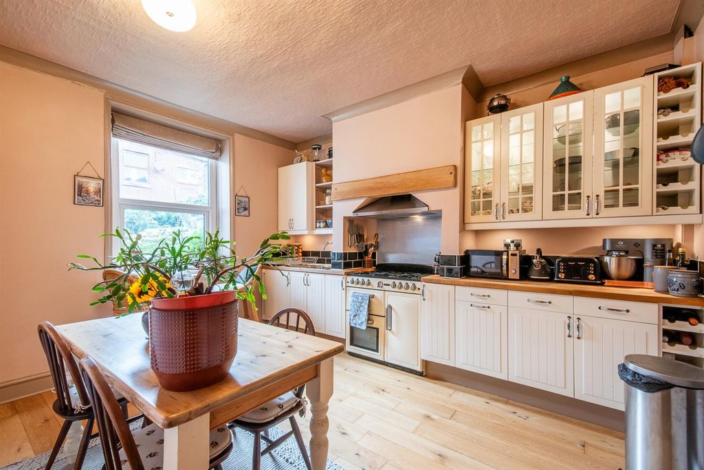 Property photo 2 of 17 Kitchen/Diner
