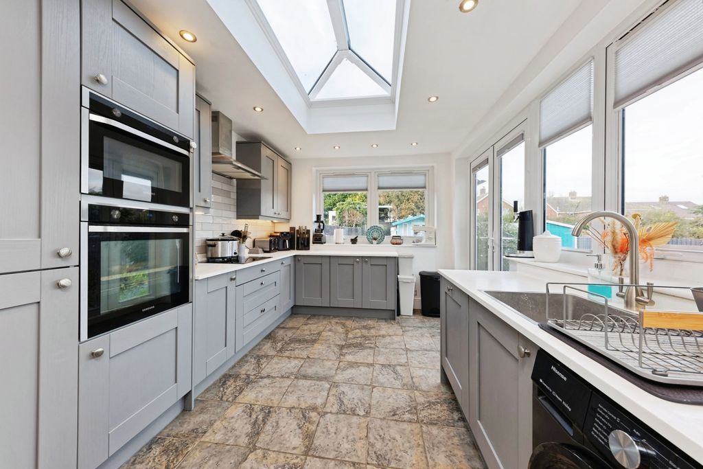 Property photo 2 of 17 Pbox-Img.Jpg