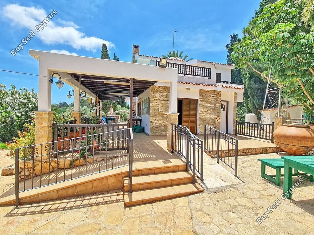 Property photo 1 of 35